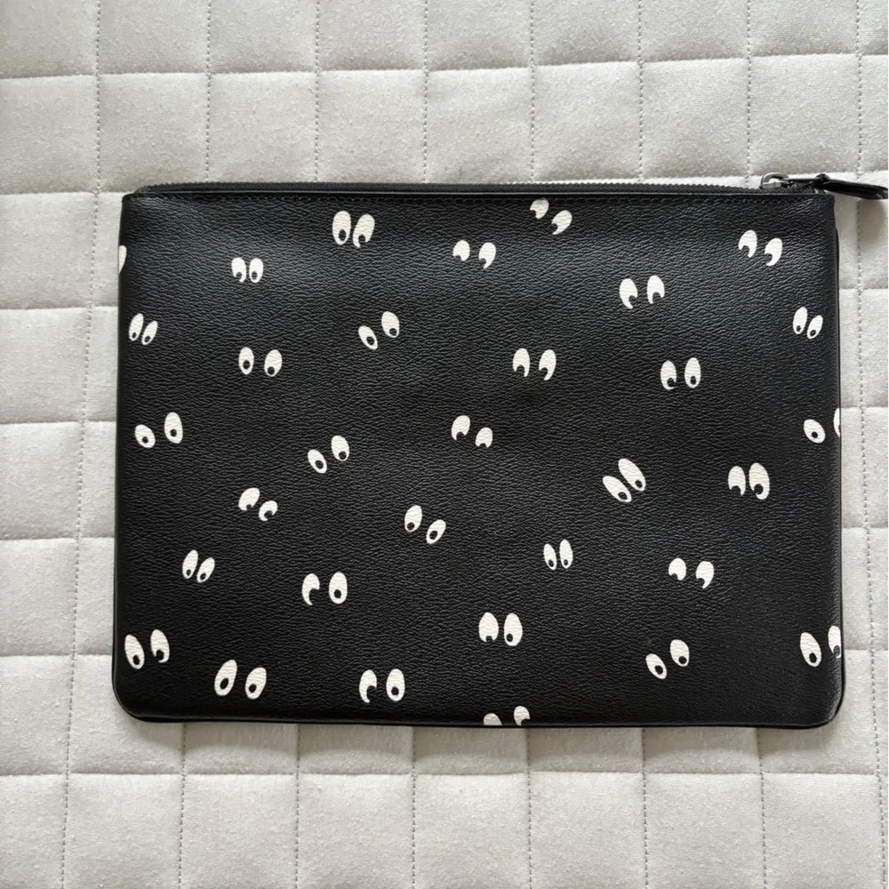 Coach x Disney - Bashful Black Clutch Bag with Eye Print
